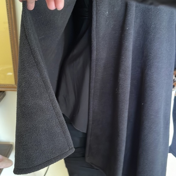 MIXIT Fleece Wrap Cape W/Faux Fur Trim. One Size. P10/A1650 - Picture 5 of 7